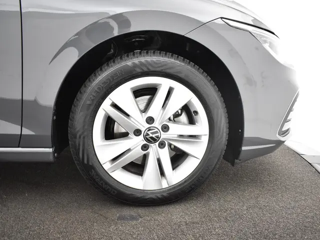 Volkswagen Golf Variant 1.0 TSI 110pk Life 2023 Benzine 4