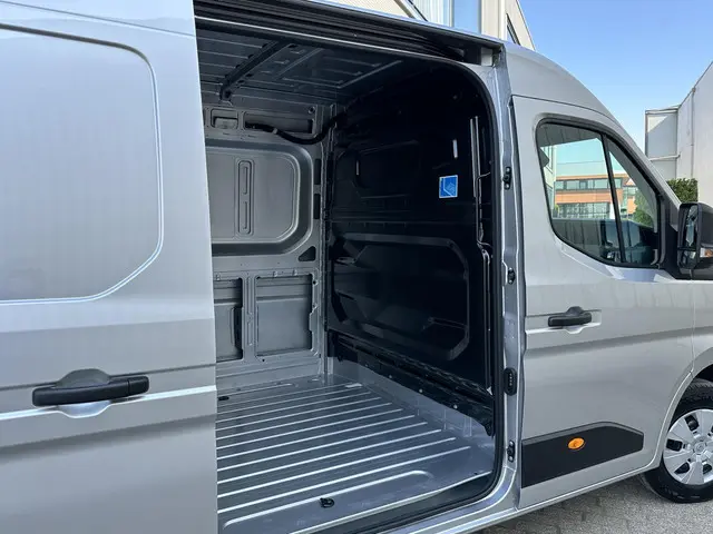 Nissan Interstar 2.3 dCi L3H2 Tekna 2024 Diesel 43