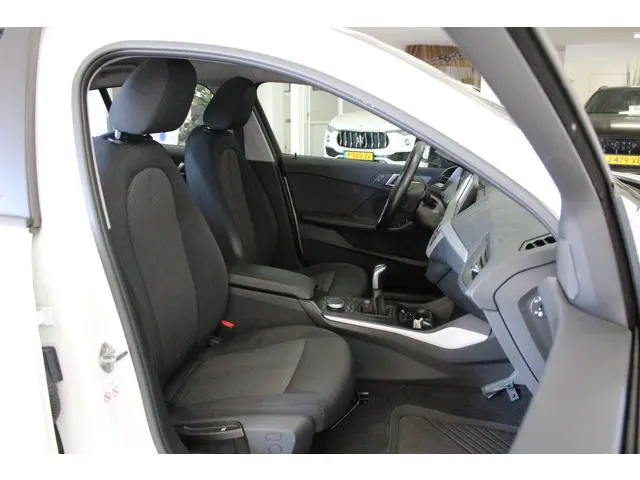 BMW 1 Serie 116d Business Edition 2022 Diesel 14