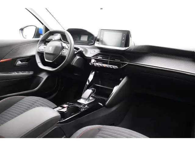 Peugeot e-208 3