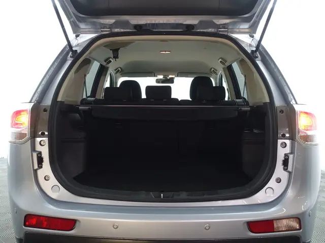 Mitsubishi Outlander 2.0 150Pk Intense Aut- 2014 Benzine 29