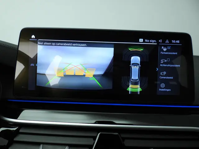 BMW 5 Serie Touring 530e xDrive 2024 Hybride Benzine 43