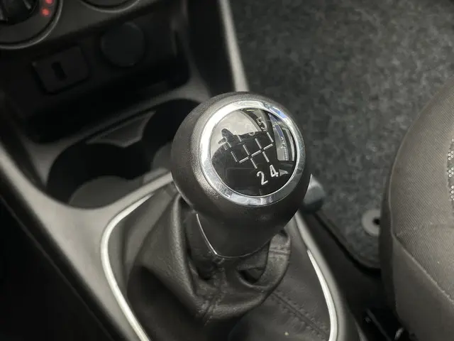 Opel Corsa 1.4 Favourite 2019 Benzine 14