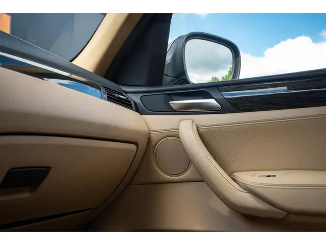 BMW X3 xDrive35i High Executive 2014 Benzine 24