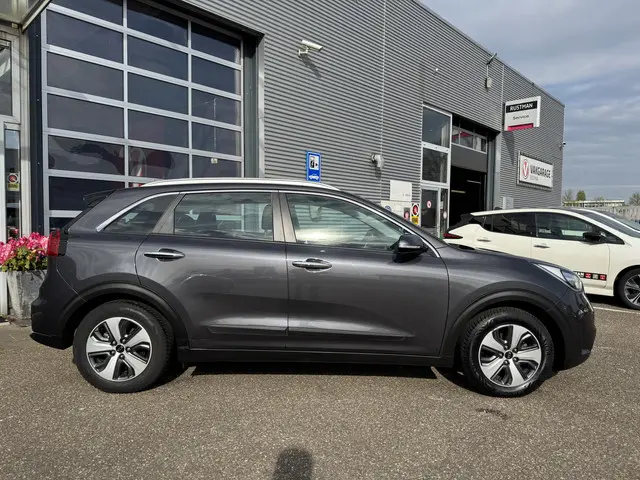Kia Niro 1.6 GDi Hybrid DynamicLine 2018 Hybride Benzine 8