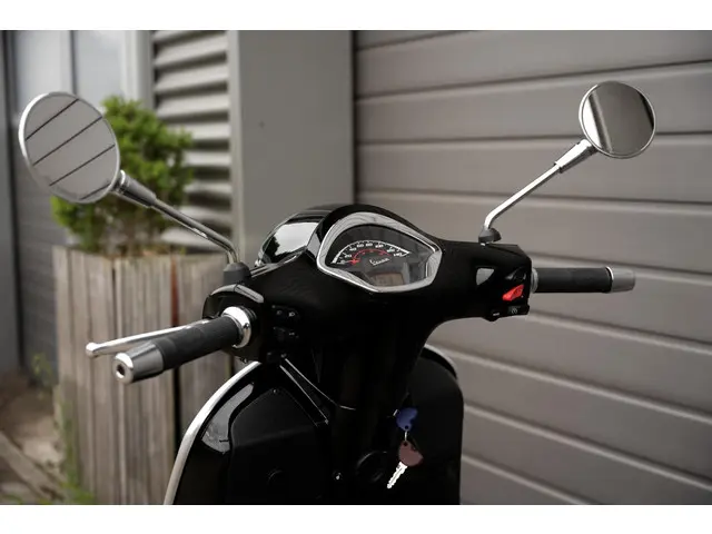 Vespa GTS 300 HPE 2022 Benzine 15