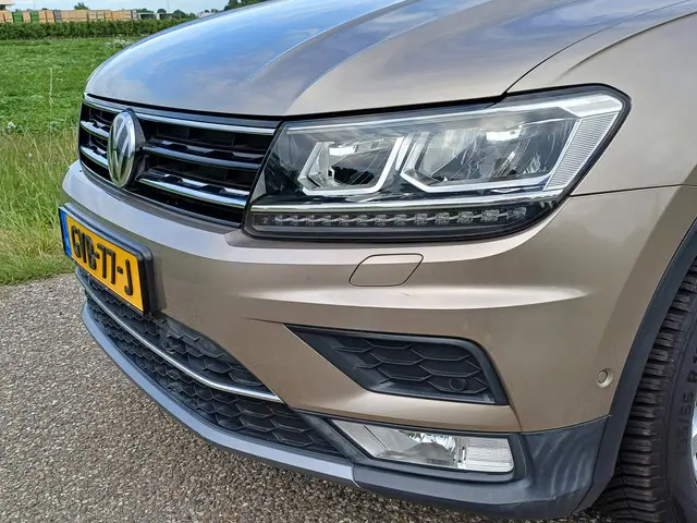 Volkswagen Tiguan 1.4 TSI 4Motion Highline 2017 Benzine 10