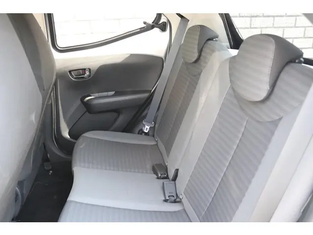 Toyota Aygo 1.0 VVT-i x-joy 2019 Benzine 8