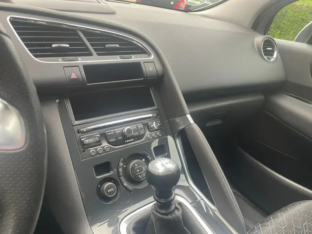 Peugeot 3008 1.2 PureTech Style 2015 Benzine 11