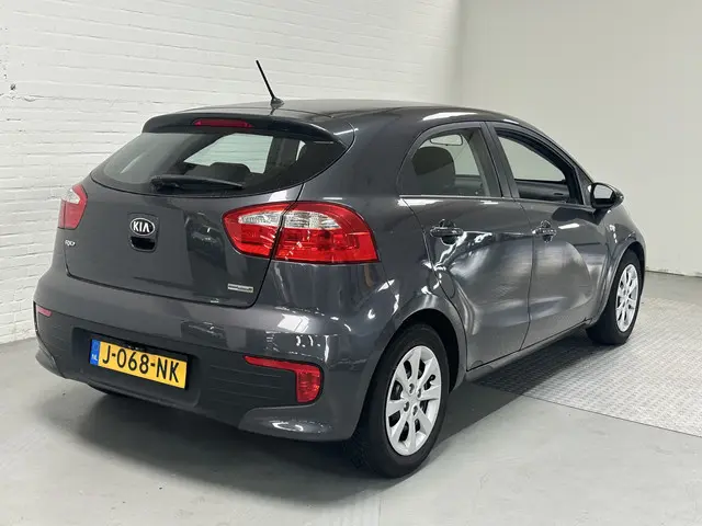Kia Rio 1.2 CVVT ComfortPlusLine Navigator 2016 Benzine 6