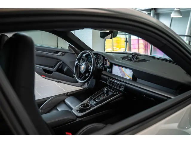 Porsche 911 992 3.0 Carrera 4S 2020 Benzine 33