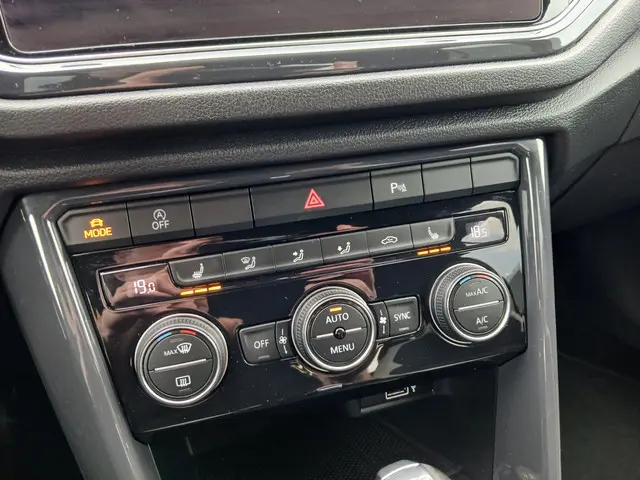 Volkswagen T-Roc 1.5 TSI Sport 2018 Benzine 18