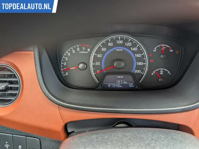 Hyundai i10 1.0i i-Motion Comfort 2015 Benzine 10