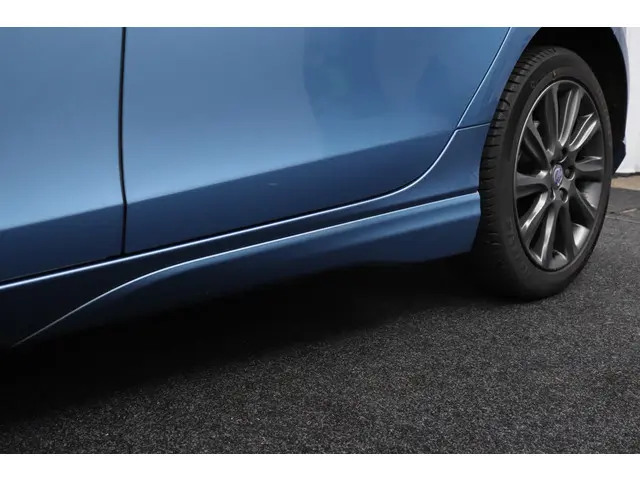 Volvo V40 2.0 D2 R-Design 2016 Diesel 39