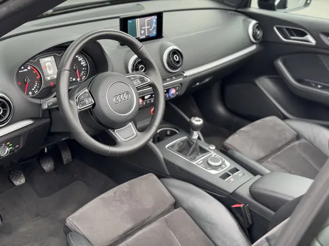 Audi A3 Cabriolet 1.4 TFSI CoD S Line 2015 Benzine 19