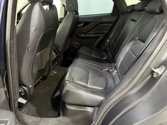 Jaguar F-PACE 2.0d Turbo Portfolio AWD Aut. 2017 Diesel 24