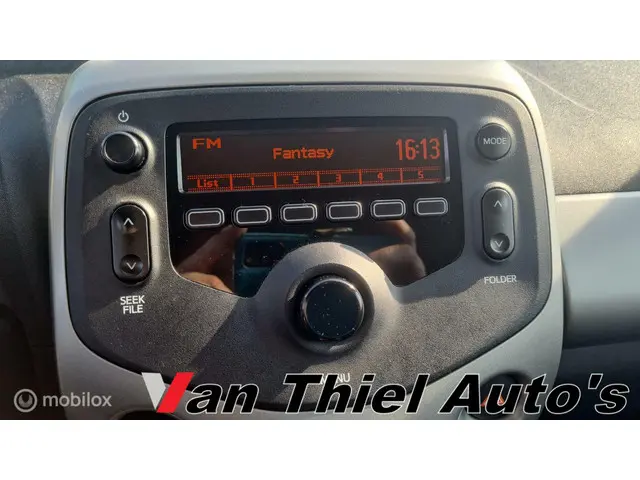 Citroën C1 1.2 PureTech Shine airco 2015 Benzine 19