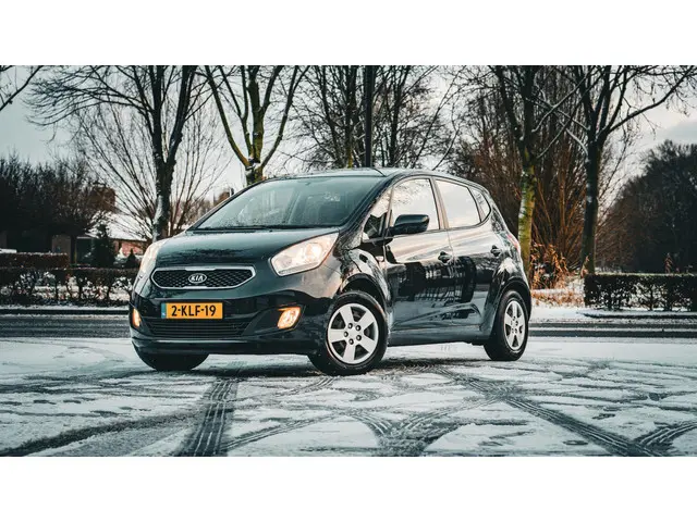 Kia Venga 1.6 CVVT Plus Pack AUTOMAAT NAVI 2013 Benzine 6