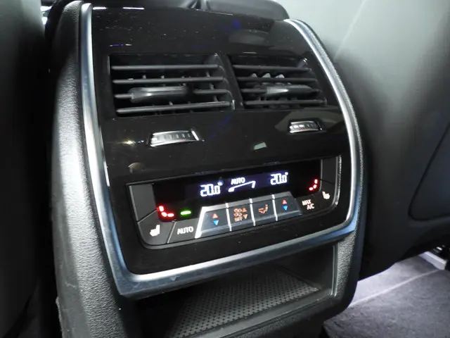 BMW XM 50e 2024 Hybride Benzine 16