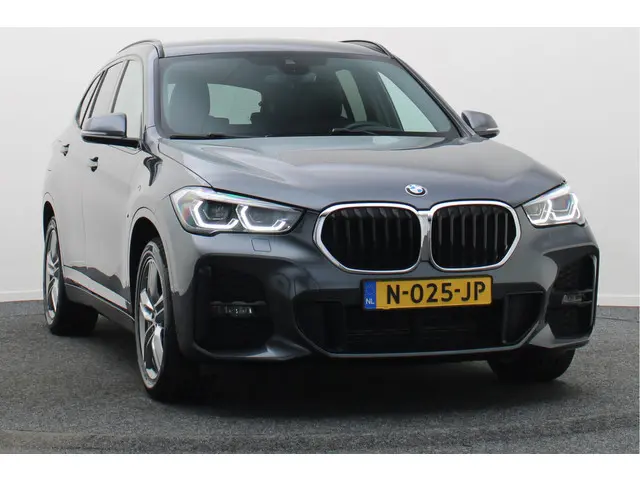 BMW X1 sDrive18i High Executive M Sport 2021 Benzine 21