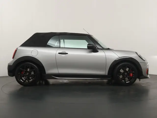 MINI Cabrio JCW 2025 Benzine 8