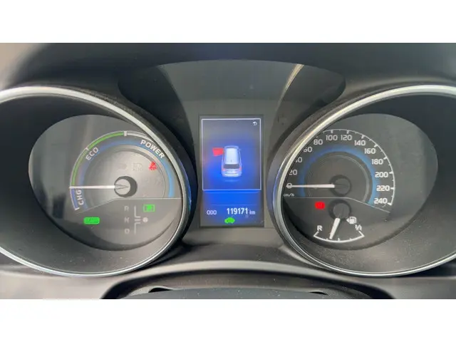 Toyota Auris 1.8 Hybrid Aspiration 2016 Hybride Benzine 9