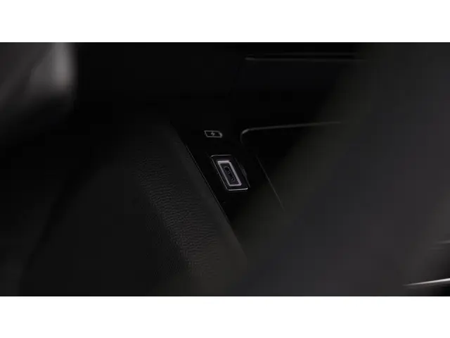 Peugeot 2008 PureTech 130 EAT8 GT 2024 Benzine 51