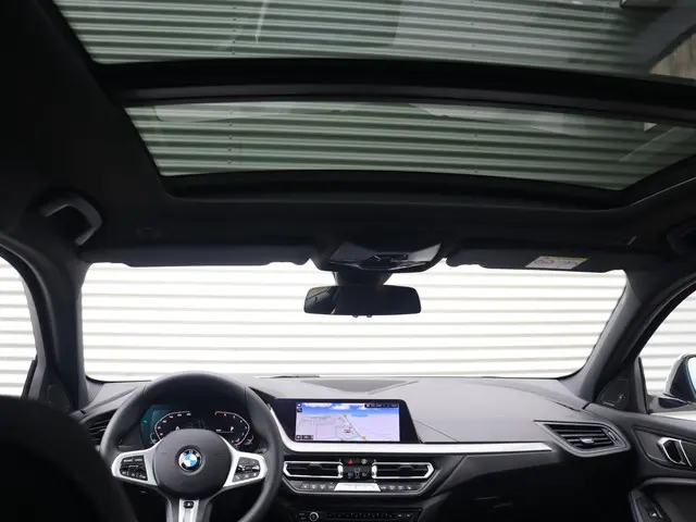 BMW 1 Serie 5-deurs 118i 2024 Benzine 38