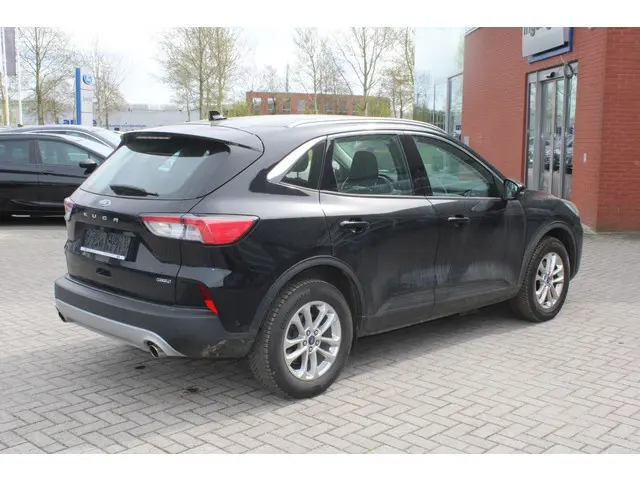 Ford Kuga 2.5 PHEV Titanium 2022 Hybride Benzine 3