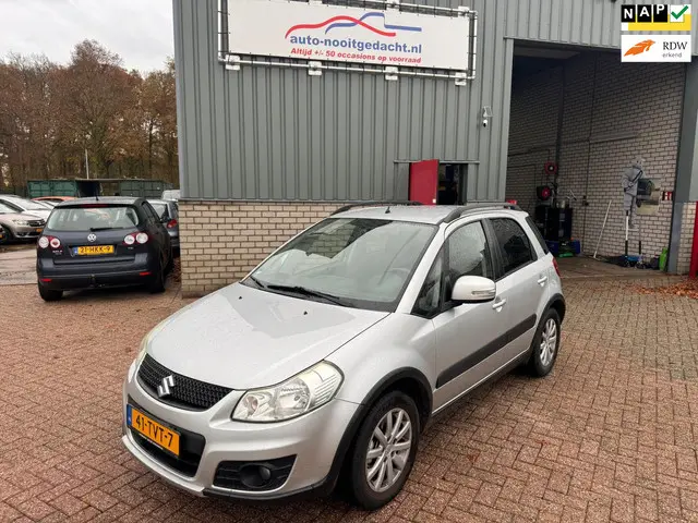 Suzuki SX4 1.6 Executive 2012 Benzine 1