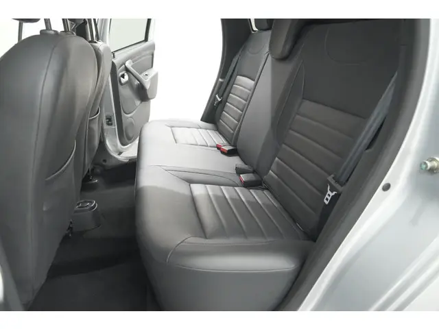 Dacia Duster TCe 120 4x2 Blackshadow 2017 Benzine 31