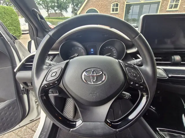 Toyota C-HR veel opties limited edition 2016 Benzine 14