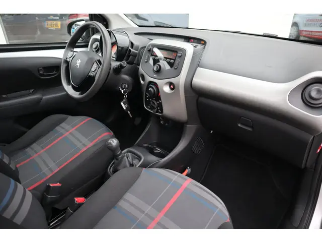 Peugeot 108 1.0 e-VTi ACTIVE-SKY 2014 Benzine 14