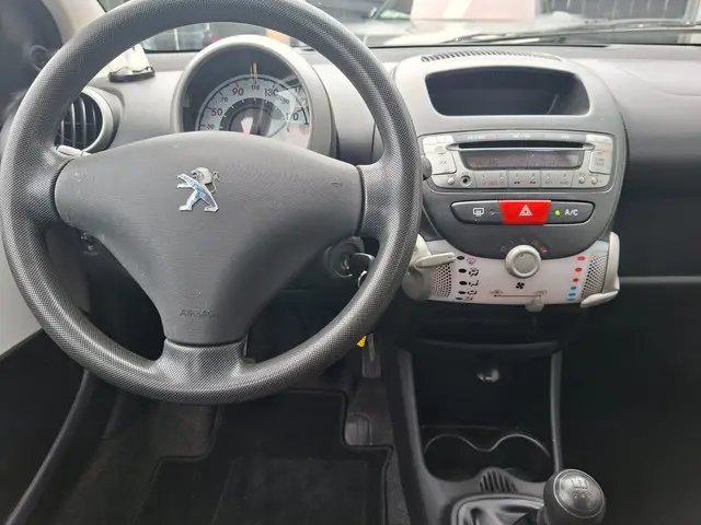Peugeot 107 1.0 Airco Rijklaar 2012 Benzine 16