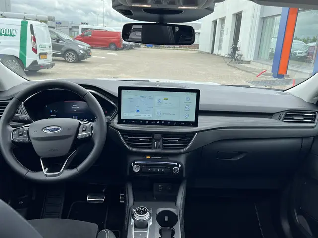 Ford Kuga 2.5 PHEV Active X 2024 Hybride Benzine 19