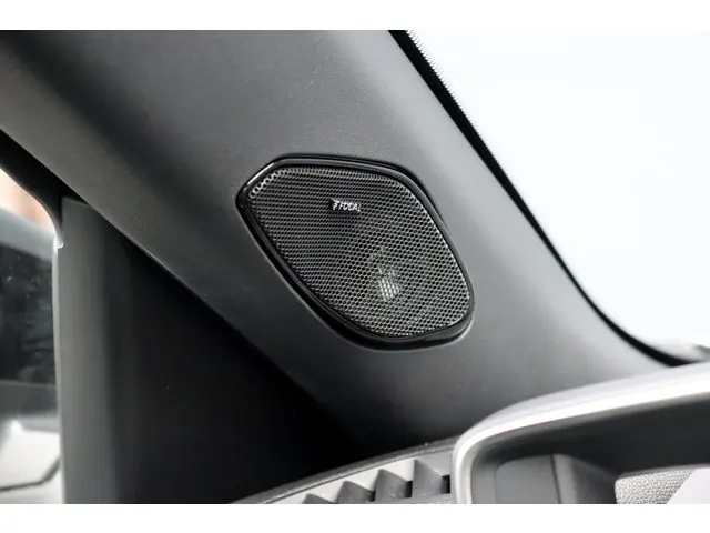 Peugeot 2008 1.2 PureTech GT Pack Aut8 | 2021 Benzine 33