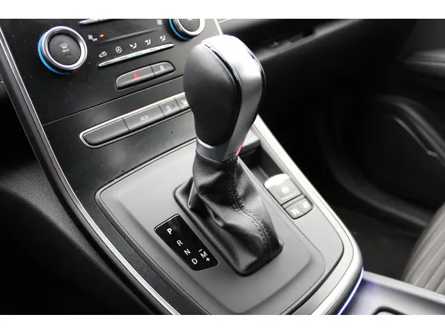 Renault Scénic 1.3 TCe 140 EDC Intens 2020 Benzine 26