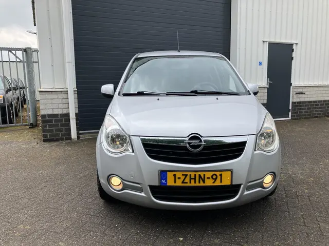Opel Agila 1.0 Berlin Airco 9500Km N.a.p 2015 Benzine 12