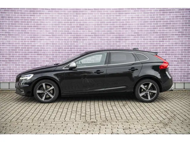 Volvo V40 1.5 T3 Polar+ Sport 2019 Benzine 4