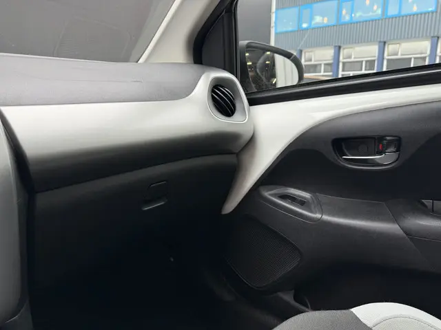 Toyota Aygo 1.0 VVT-i x-wave|Camera 2017 Benzine 39