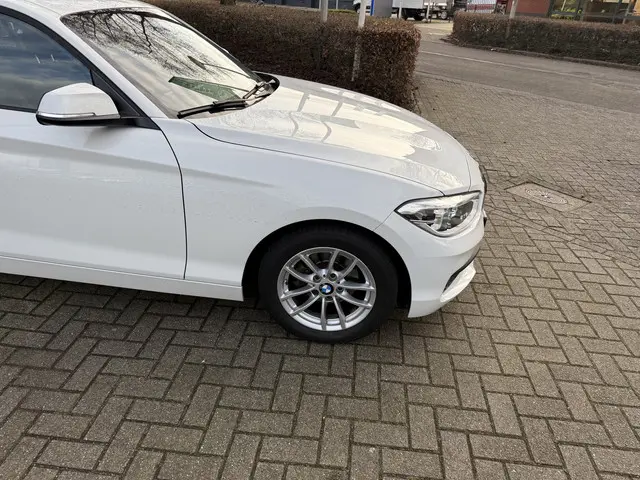 BMW 1 Serie 118i Executive Automaat 2018 Benzine 7