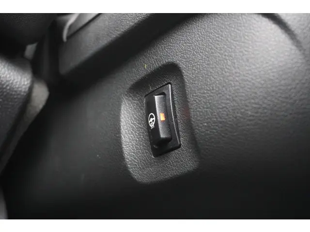 MINI 5-Deurs Cooper 2022 Benzine 21