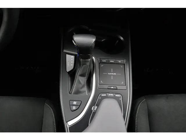 Lexus UX 250h Preference Line 2021 Hybride Benzine 21
