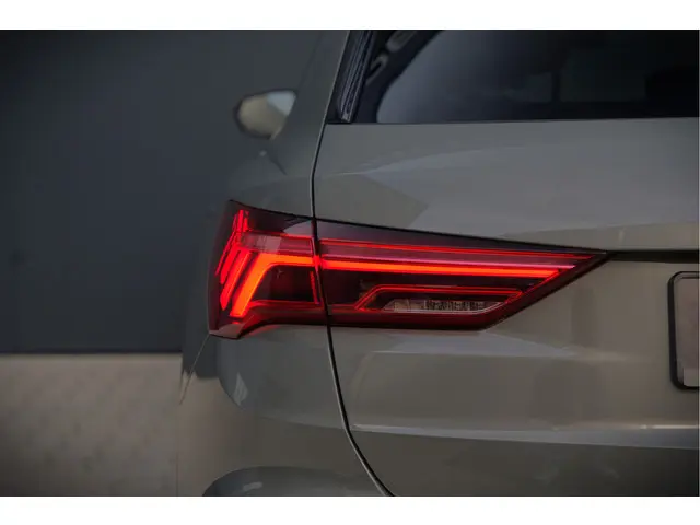 Audi Q3 45 TFSI e Advanced edition 2021 Hybride Benzine 20