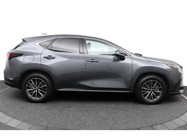 Lexus NX 450h+ AWD Launch Edition 2022 Hybride Benzine 11