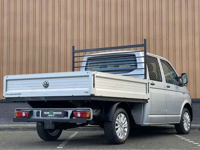 Volkswagen Transporter 2.0 TDI L2H1 DC 2017 Diesel 5