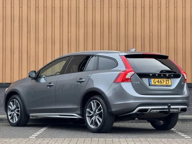 Volvo V60 Cross Country 2.0 T5 Summum 2016 Benzine 7