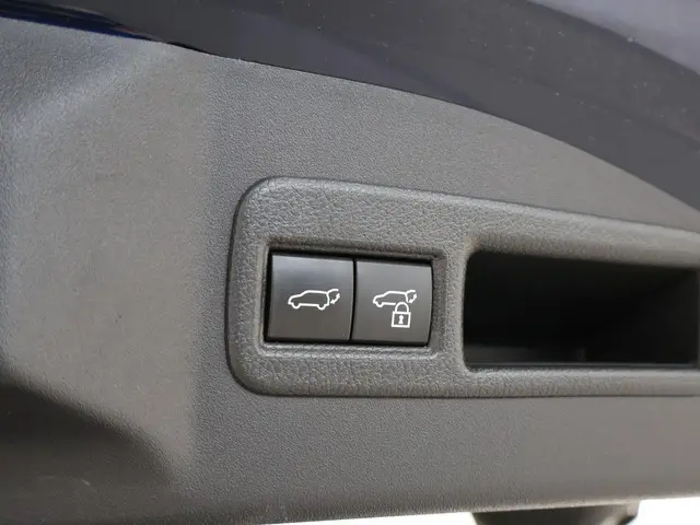 Toyota bZ4X DYNAMIC 71 kWh + TREKHAAK 2023 Elektrisch 21