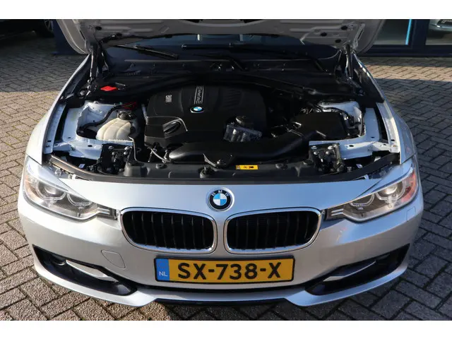 BMW 3 Serie 335i High Executive 2012 Benzine 12