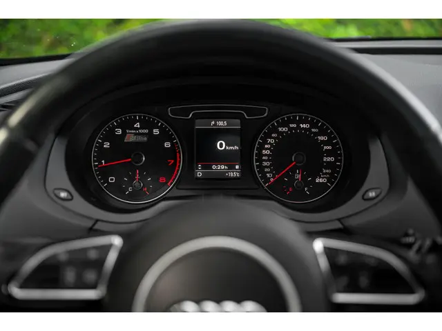 Audi Q3 2.0 TFSI quattro 2015 Benzine 12